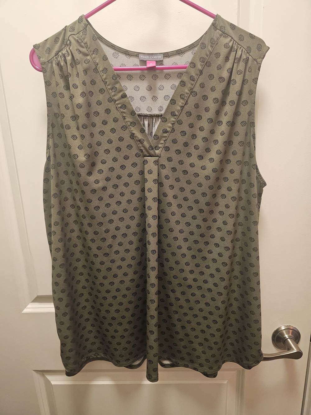 Vince Camuto Olive Green Sleeveless V-Neck Printed Camisole